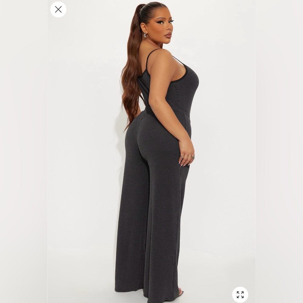 Fashion Nova Black and Gray 2 piece set - Picture 9 of 10